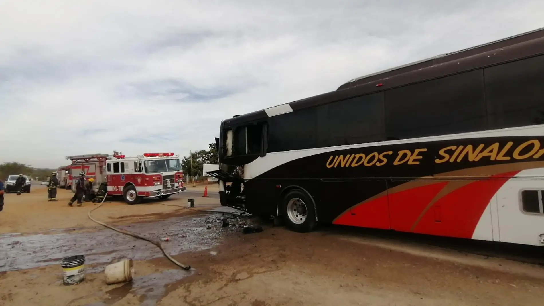 Incendio camión de pasajeros 1